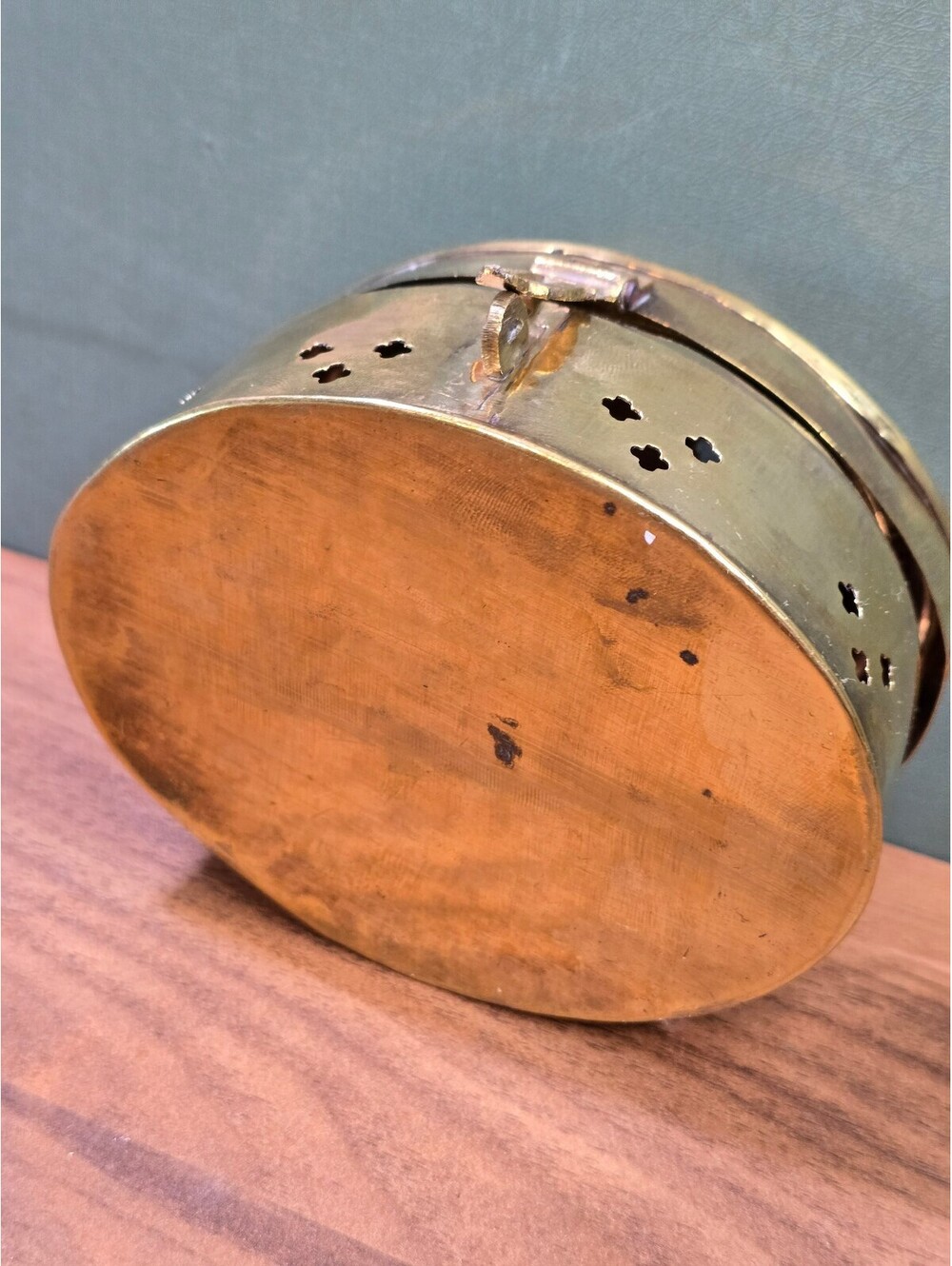 Vintage Pierced Brass Cricket Box Hinged Incense Trinket Caddy - Picture 5 of 7